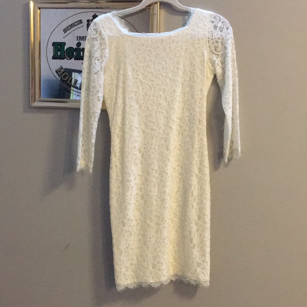 🚨 DVF MAJOR SALE 🚨Ivory lace DVF dress size 0
